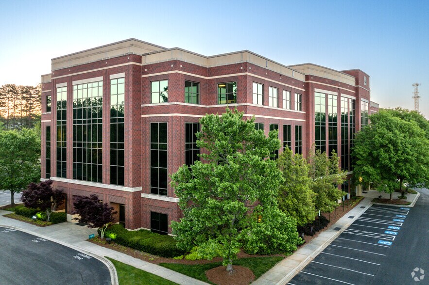 More Photos Of 13620 Reese Blvd E, Huntersville Medical For Lease