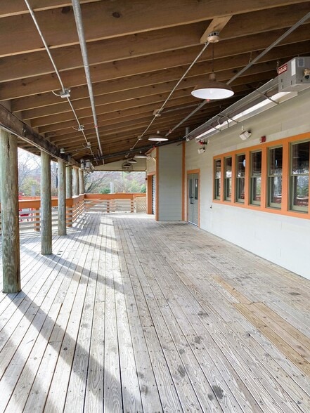 More Photos Of 7990 Horizon Center Blvd, Memphis Restaurant For Sale