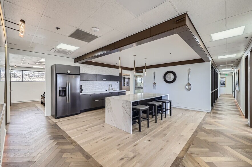 More Photos Of 5932-5934 McIntyre St, Golden Light Manufacturing For Sale