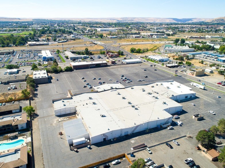 More Photos Of 2600 N Columbia Center Blvd, Richland General Retail For Lease