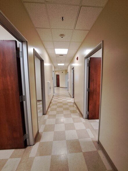 More Photos Of 9900 Stockdale Hwy, Bakersfield Medical For Sale