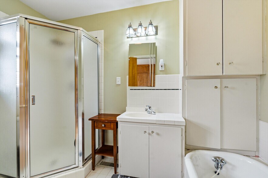 More Photos Of 340 NW 7th St, Corvallis Office Residential For Sale