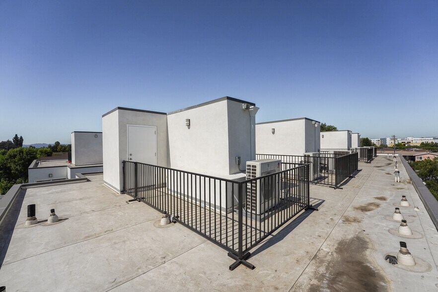 More Photos Of 8837 Burnet Ave, North Hills Apartments For Sale