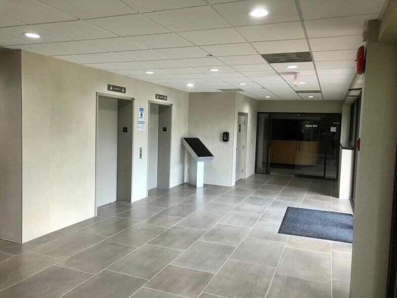 More Photos Of 17 Squadron Blvd, New City Medical For Lease