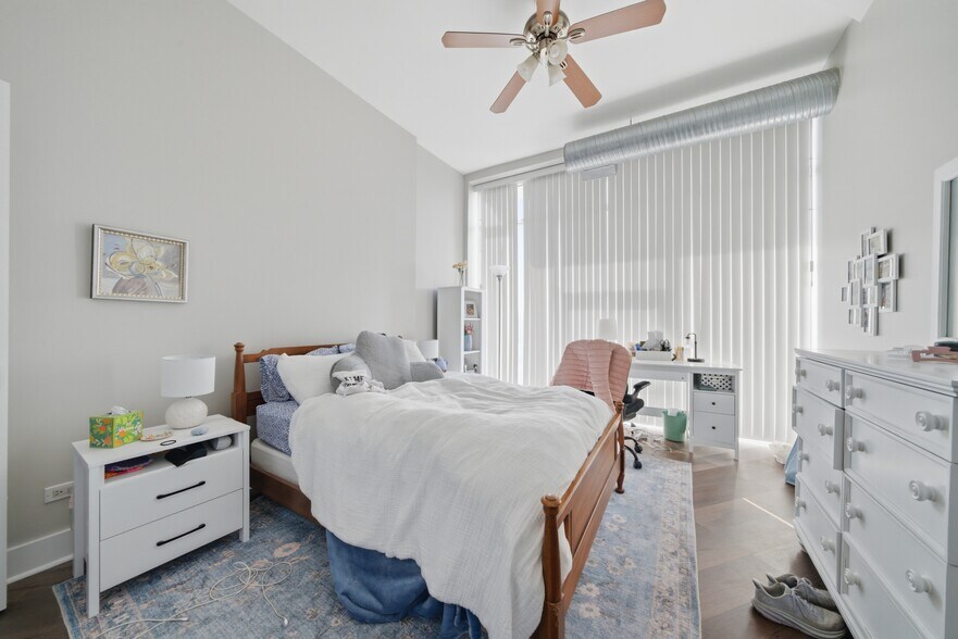 More Photos Of 2000 N Milwaukee Ave, Chicago Apartments For Sale