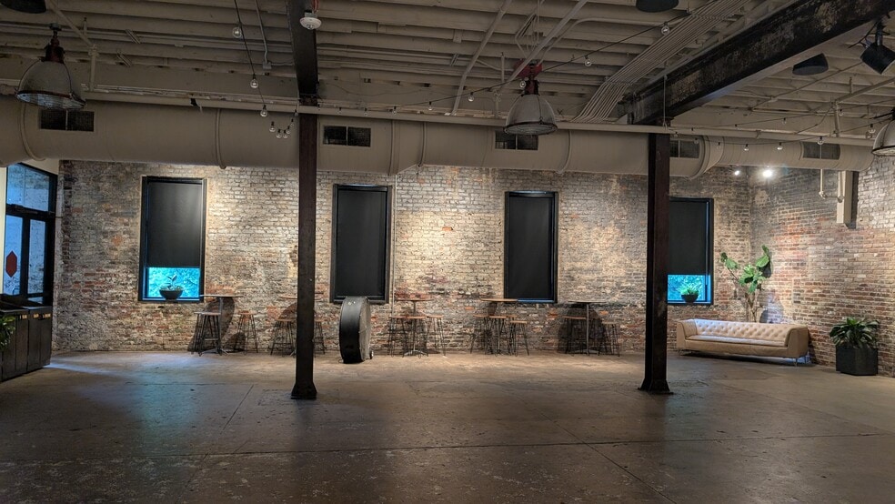 More Photos Of 500 E Davie St, Raleigh Restaurant For Lease