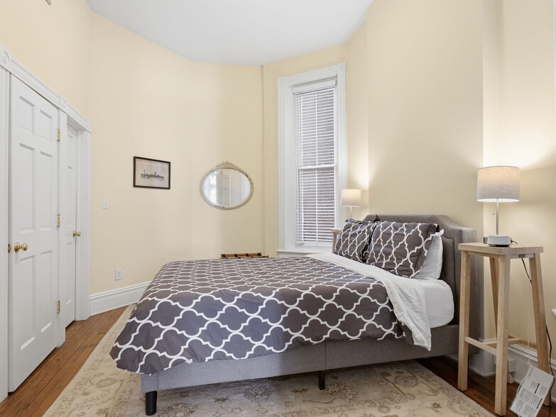 More Photos Of 8-10 E Main St, Richmond Apartments For Sale