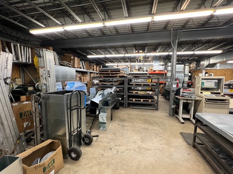 More Photos Of 1303 Avondale Rd, New Windsor Warehouse For Sale