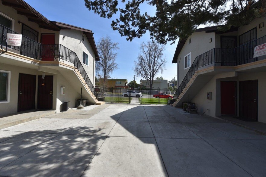 More Photos Of 735 Karesh Ave, Pomona Apartments For Sale