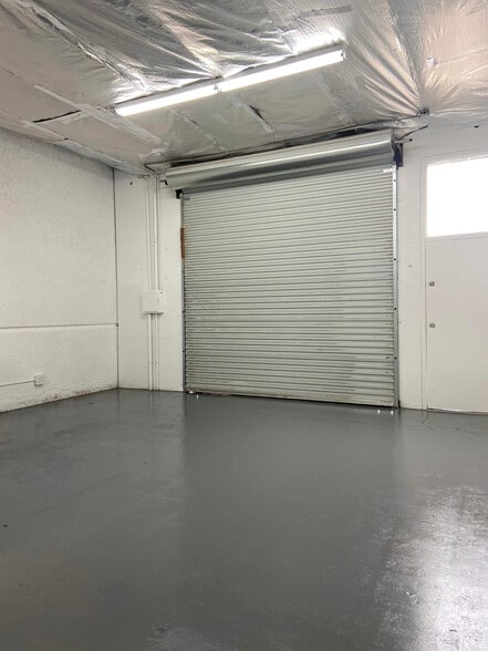 More Photos Of 2100 N Wilmot Rd, Tucson Light Manufacturing For Lease