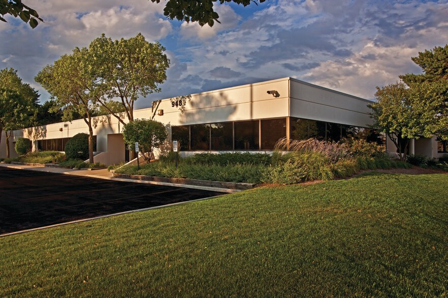 Primary Photo Of 948 Springer Dr, Lombard Office For Lease