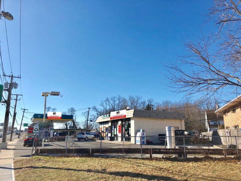 More Photos Of 490 Broadway, Amityville Service Station For Sale
