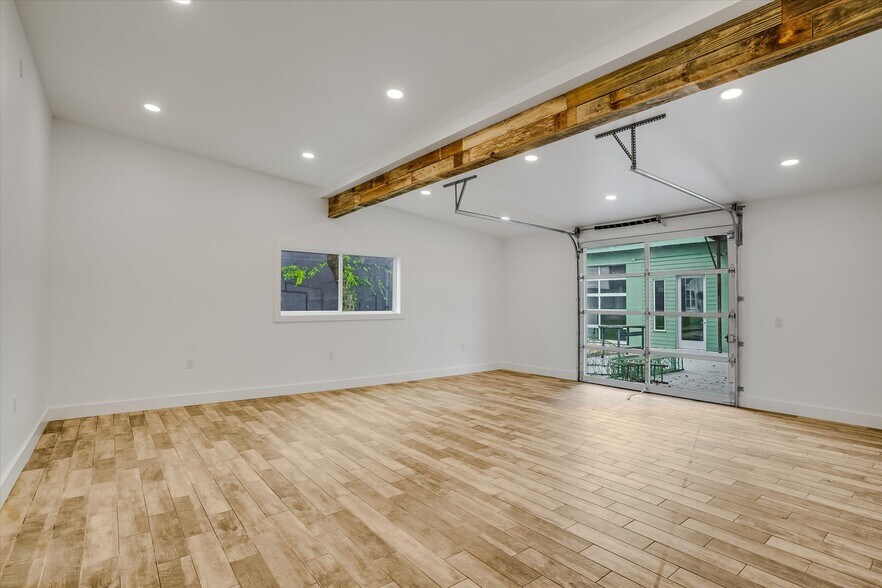 More Photos Of 2602 E Cesar Chavez St, Austin General Retail For Sale