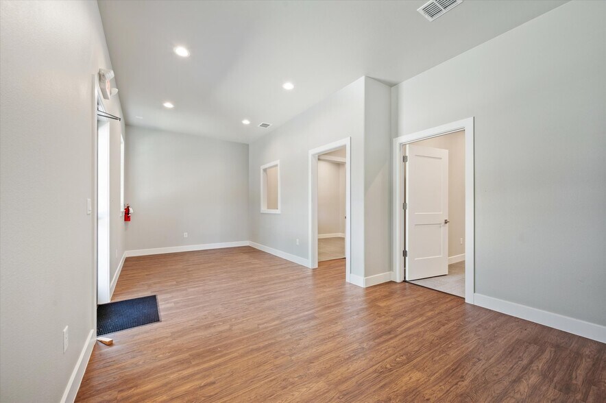 More Photos Of 350 Rufe Snow Dr, Keller Medical For Lease