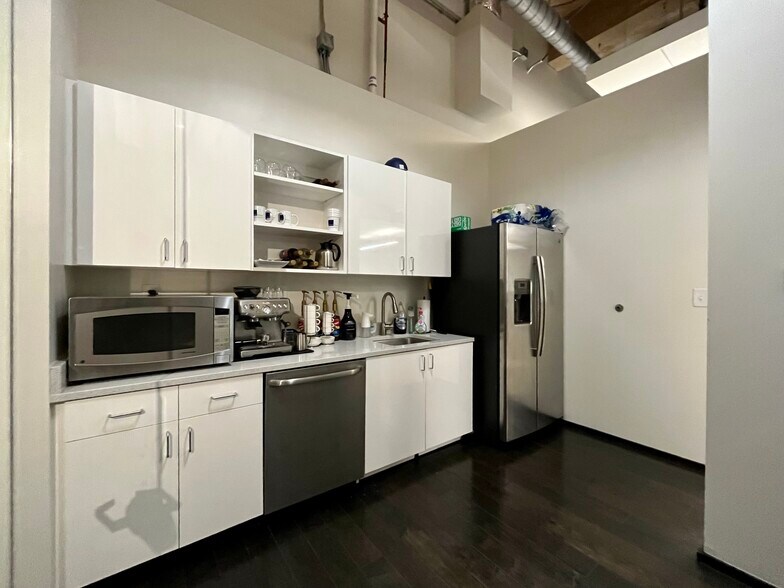 More Photos Of 2459 Wilkinson Blvd, Charlotte Loft Creative Space For Lease