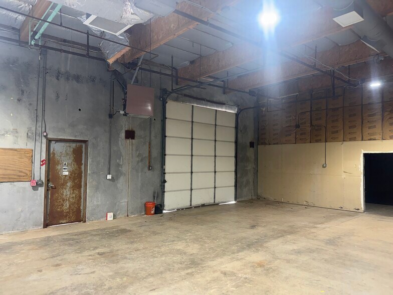 More Photos Of 5793 Skylane Blvd, Windsor Warehouse For Sale