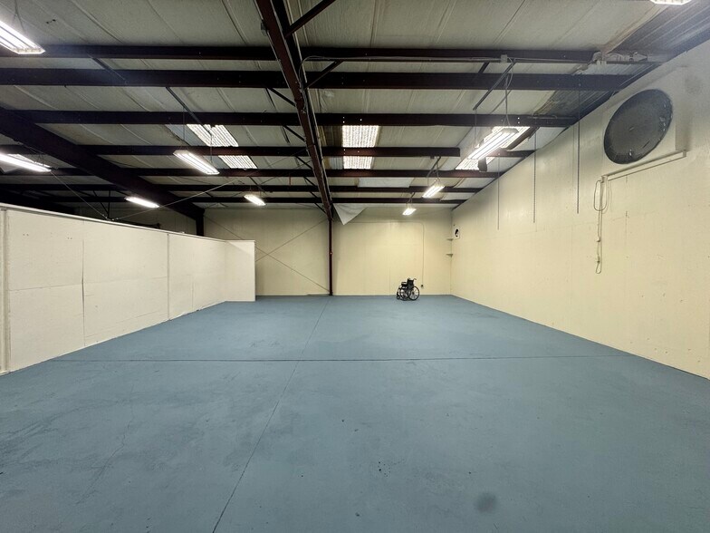 More Photos Of 2385 Corbett St, Jacksonville Warehouse For Lease
