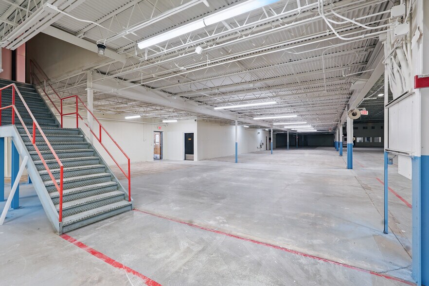 More Photos Of 23 Esquire Rd, North Billerica Manufacturing For Lease