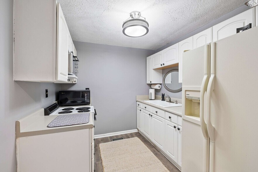 More Photos Of 2818 Azalea Pl, Nashville Office Residential For Sale