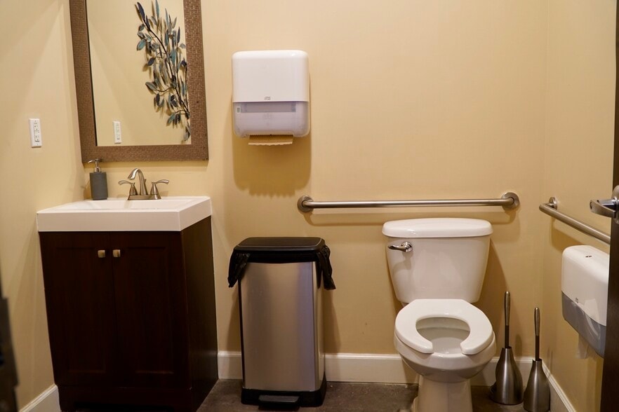 More Photos Of 5850 W Cypress St, Tampa Office For Lease