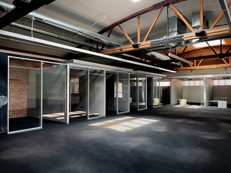 More Photos Of 943 W Lake St, Chicago Industrial For Lease