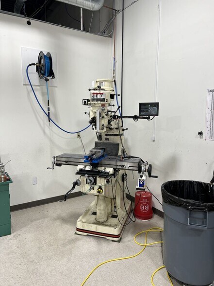 More Photos Of 34 E Industrial Rd, Branford Light Manufacturing For Lease