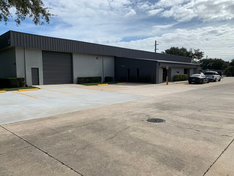More Photos Of 1090 Rainer Dr, Altamonte Springs Warehouse For Lease