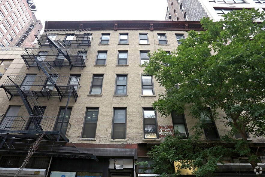 More Photos Of 147 W 29th St, New York Office For Lease