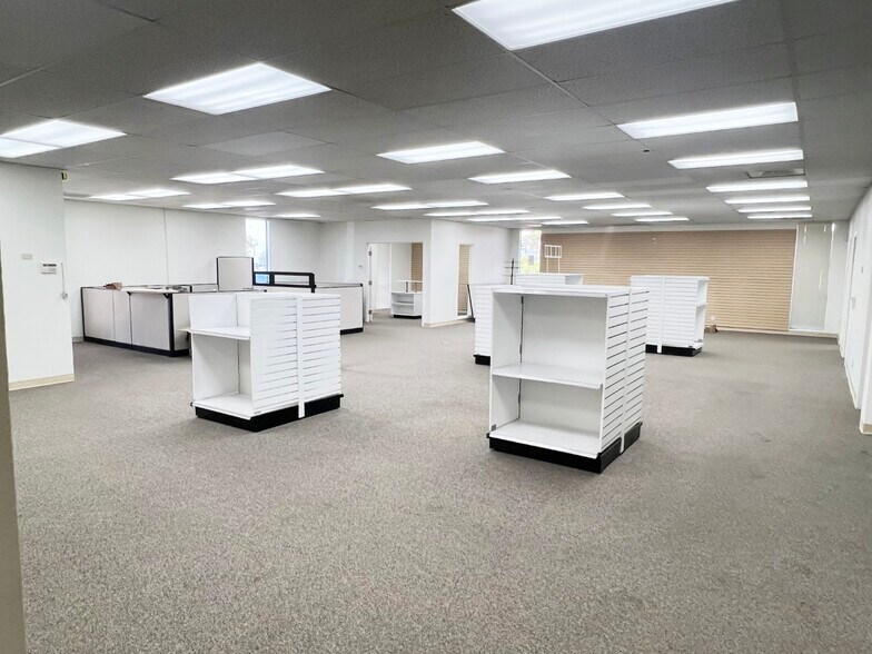 More Photos Of 3211 Auto Plaza, Richmond General Retail For Lease