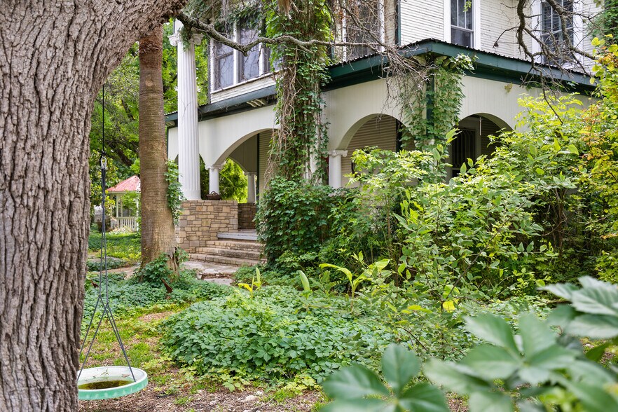 More Photos Of 534 County Road 407, Spicewood Land For Sale