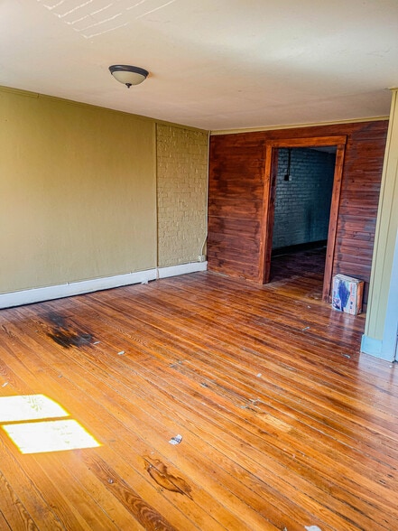 More Photos Of 1919 S 12th St, Saint Louis Storefront For Sale