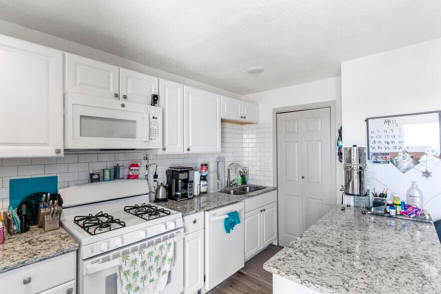 More Photos Of 411-413 Prairie Rd, Colorado Springs Apartments For Sale