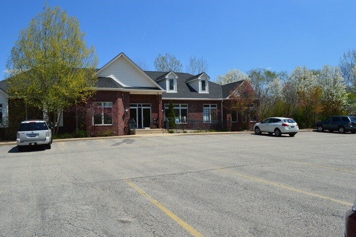 More Photos Of 181 S Lincolnway, North Aurora Medical For Sale