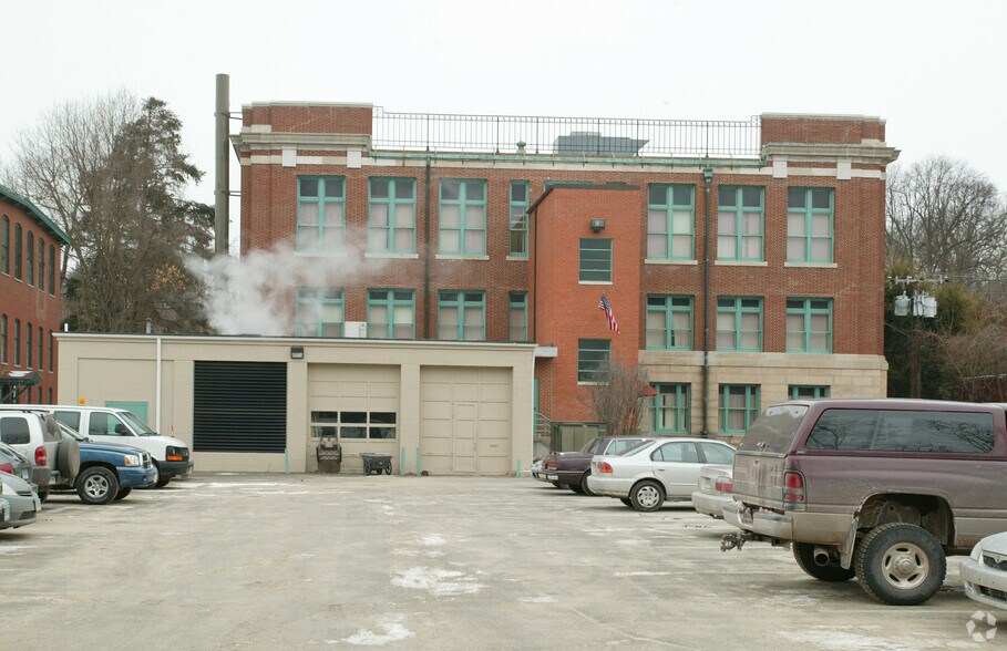 More Photos Of 146 Hartford Rd, Manchester Loft Creative Space For Lease