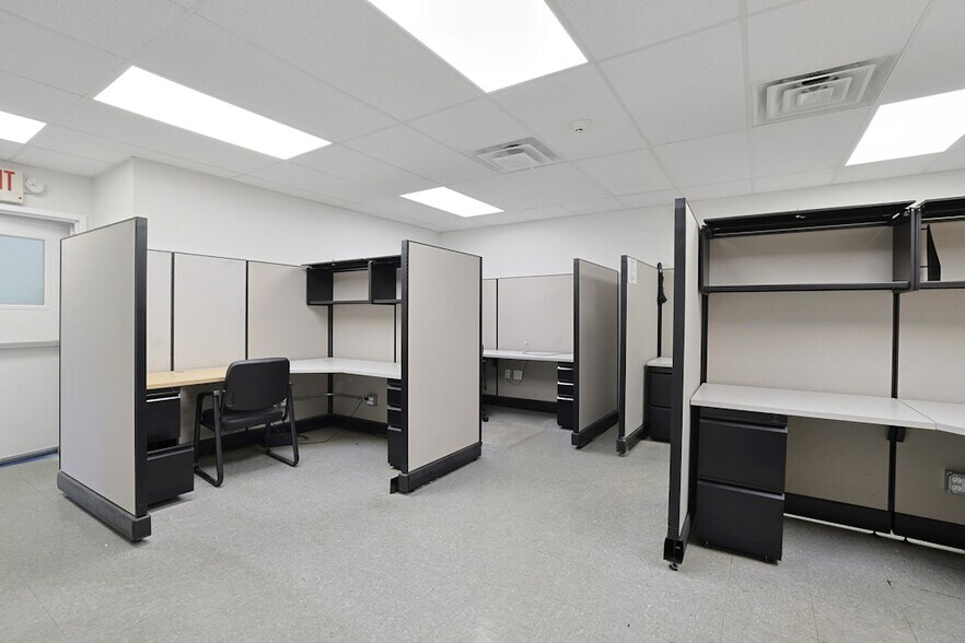 More Photos Of 1 Lawton St, Yonkers Manufacturing For Sale