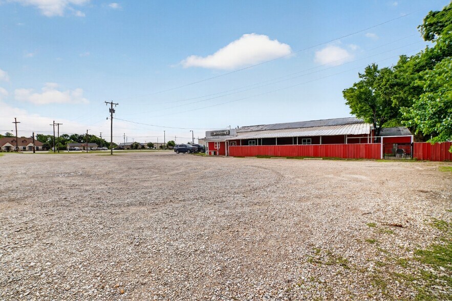 More Photos Of 304 FM 148, Terrell Sports And Entertainment For Sale
