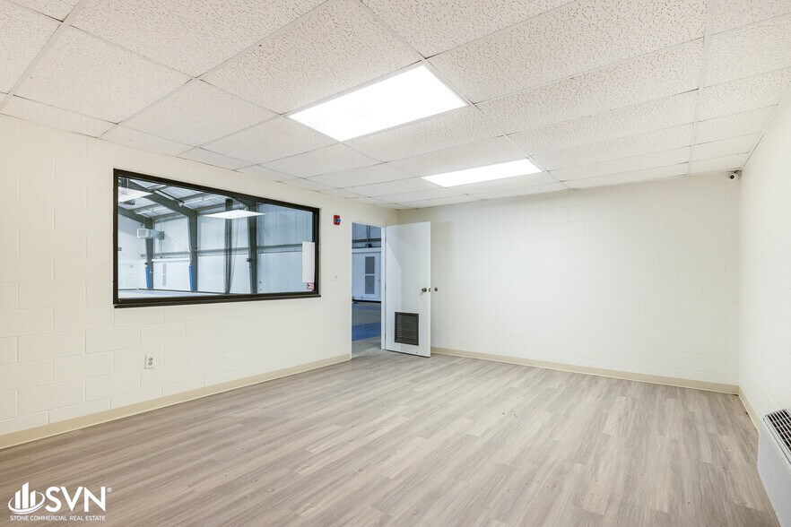 More Photos Of 4050 Georgetown Rd, Lexington Horse Stables For Lease