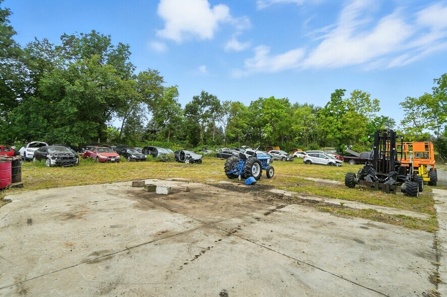 More Photos Of 603 S Broadway St, Dayton Warehouse For Sale