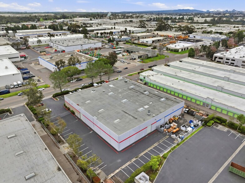 More Photos Of 8070 Arjons Dr, San Diego Warehouse For Lease