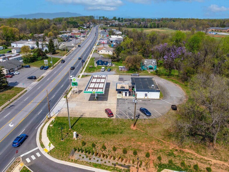 More Photos Of 4623 S Amherst Hwy, Madison Heights Convenience Store For Sale