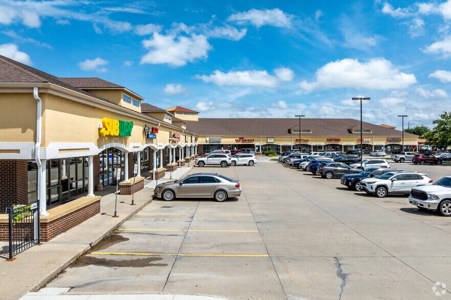 Primary Photo Of 13-87 Carefree Ln, Waukee Unknown For Lease