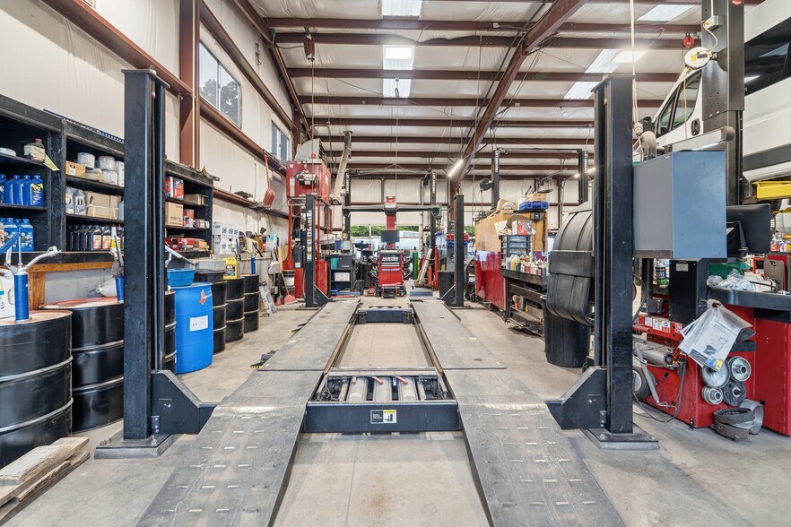 More Photos Of 1097 Eddie Dowling Hwy, North Smithfield Service Station For Sale