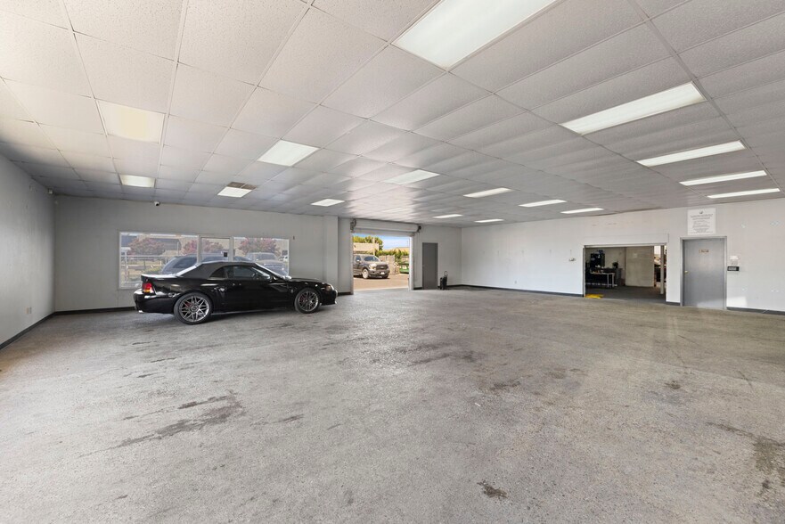 More Photos Of 820 Beckman Rd, Lodi Auto Repair For Lease