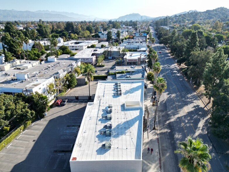 More Photos Of 13223 Ventura Blvd, Studio City Office For Lease