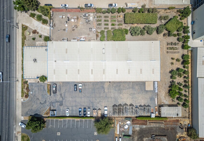 More Photos Of 1617 S Yosemite Ave, Oakdale Warehouse For Sale