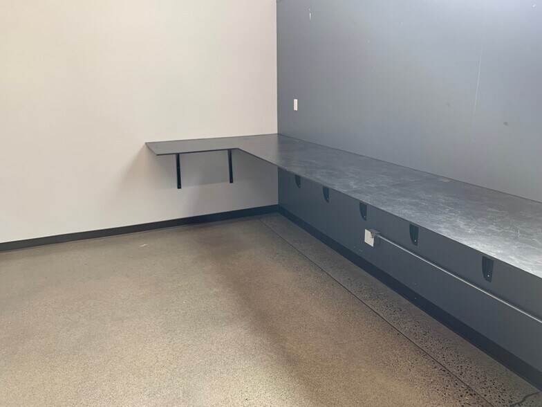 More Photos Of 110 3rd St, Lynden Storefront Retail Office For Lease