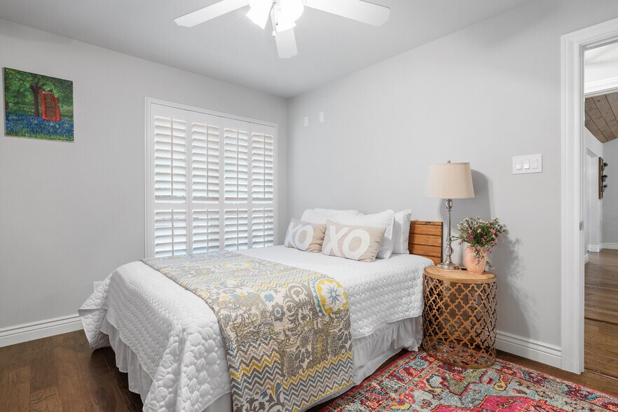 More Photos Of 608 W Morse St, Fredericksburg Specialty For Sale