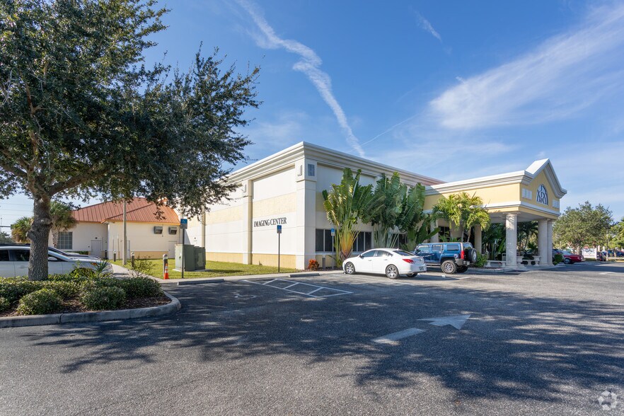 More Photos Of 19621 Cochran Blvd, Port Charlotte Medical For Lease