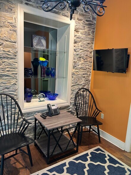 More Photos Of 879 Fritztown Rd, Sinking Spring Office For Sale