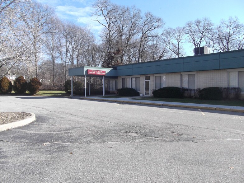 More Photos Of 271 Route 25A, Wading River Medical For Lease